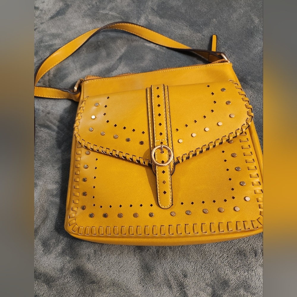 SOLE SOCIETY CTOSSBODY BAG